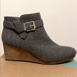 NWOT Dr. Scholl’s Gray Wool Wedge Boots